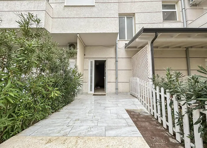 Durres Coast Haven D17 *